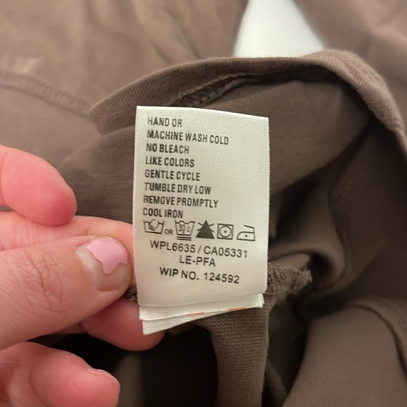 Woolrich Split Neck Long Sleeve Shirt Brown Embroidered Women’s Small Petite Top - Picture 10 of 10